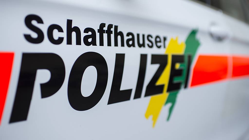 Die Schaffhauser Polizei hat in der Nacht auf Dienstag einen kleinen Brand in der Stadt Schaffhausen ohne Verletzte und mit etwas Sachschaden mitgeteilt. (Symbolbild)