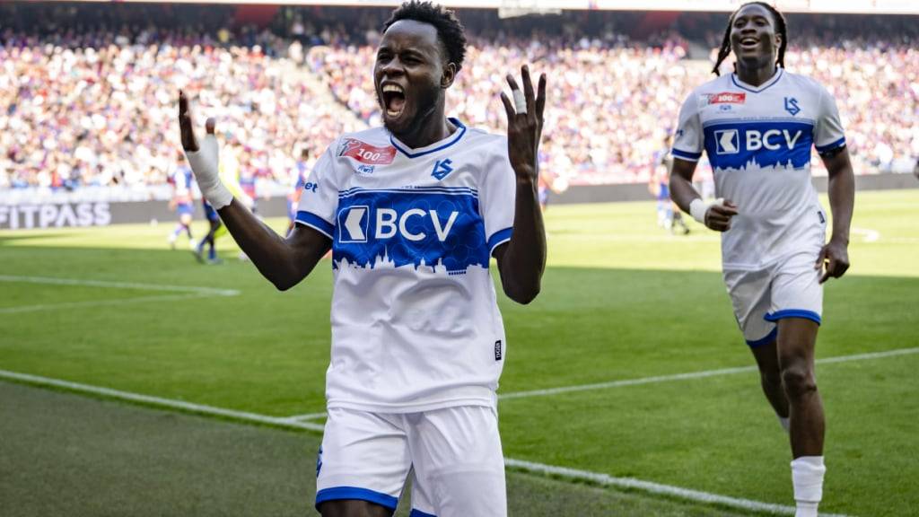 Soll kommende Saison in St. Gallen für Jubelschreie sorgen: der ehemalige Lausanner Aliou Baldé (li.)
