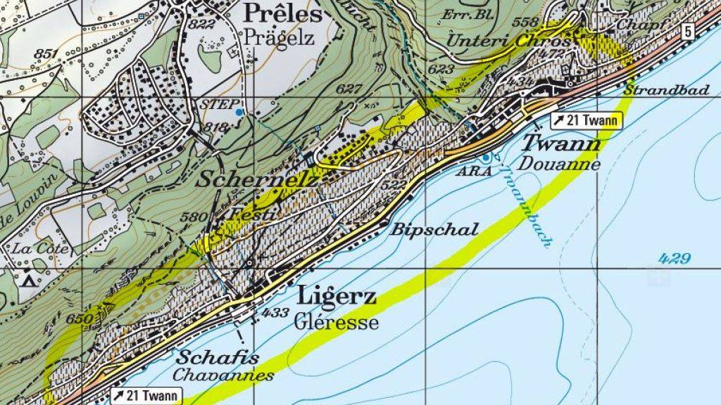 Kurz nach dem Strandbad von Twann taucht man von Biel kommend und in Richtung Neuenburg fahrend in den Ligerz-Tunnel ein und erst nach Schafis wieder auf. Das vis-à-vis der Petersinsel liegende Winzerdorf Ligerz bekommen die Reisenden dabei nicht zu Gesicht.