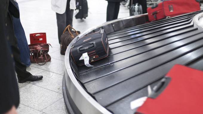Gepäckbandstörung am Flughafen Zürich sorgt für Wartezeiten