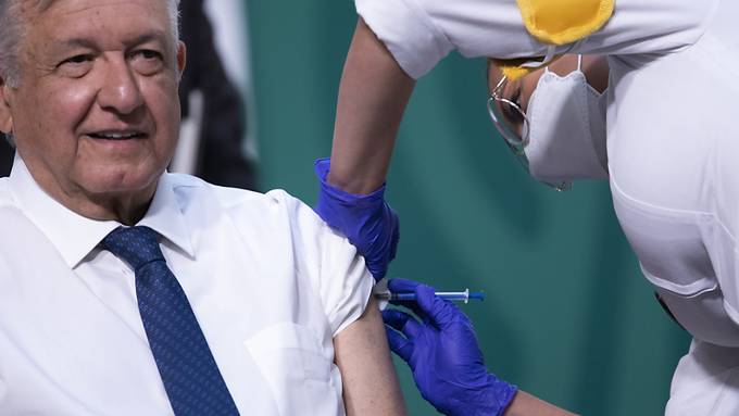 Präsident Mexikos mit Astrazeneca-Mittel gegen Coronavirus geimpft