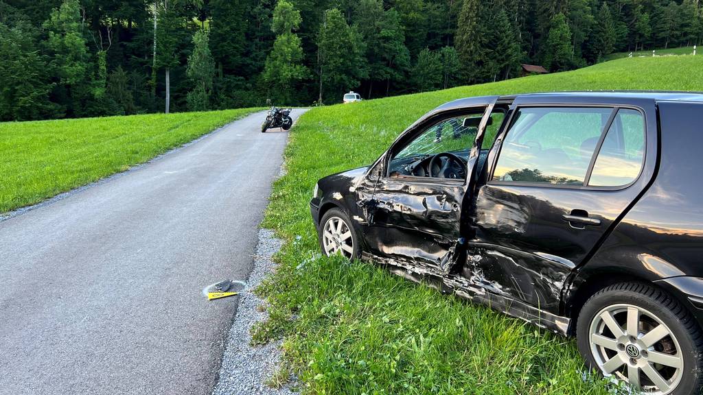 61-jähriger Töfffahrer stirbt nach Kollision mit Auto