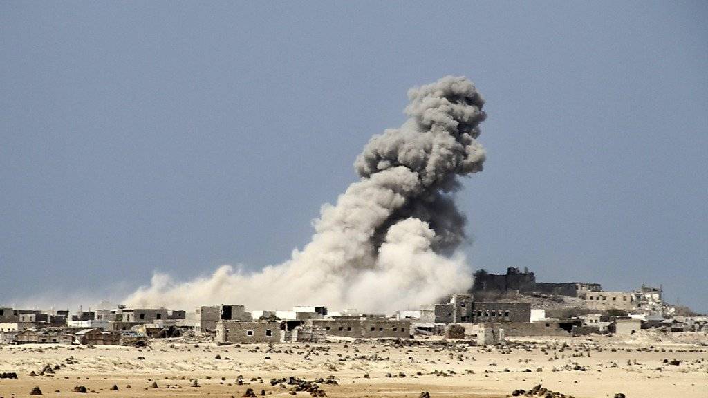Im Jemen kamen laut Huthi-Rebellen bei einem erneuten Luftangriff über zwanzig Zivilisten ums Leben. (Symbolbild)