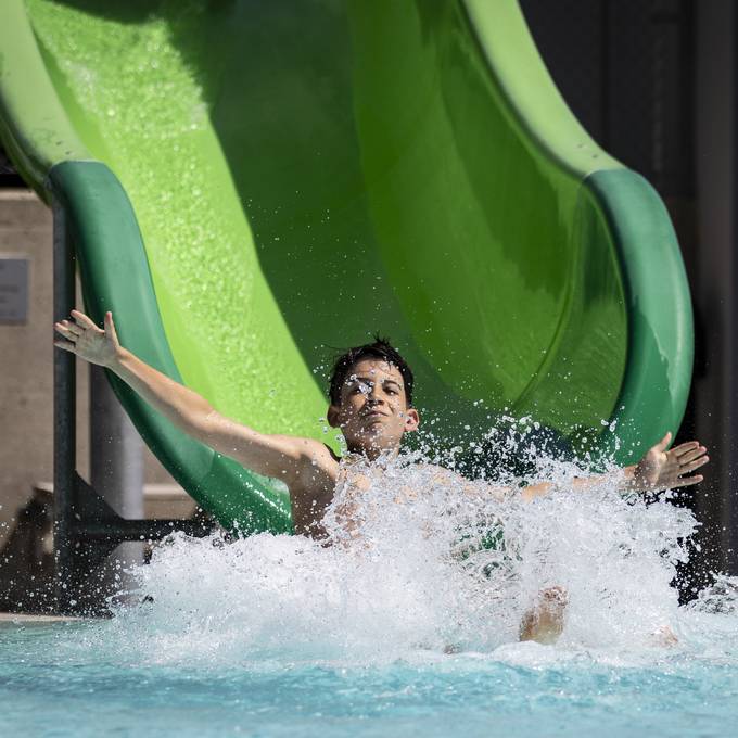 Lenny (12) bewertet mit seinem Cousin Badis im Aargau