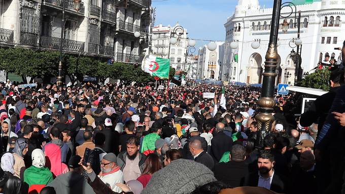 Umstrittene Präsidentenwahlen in Algerien begonnen