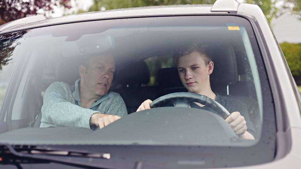 Wer die Autoprüfung in Winkeln machen möchte, braucht viel Geduld.