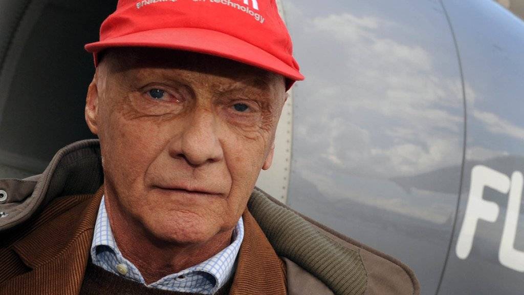 Der einstige Rennfahrer, Niki-Gründer und Pilot Niki Lauda wird die insolvente Air-Berlin-Tochter Niki nicht zurückkaufen. Als Favorit wird nun der Billigflieger Vueling gehandelt. (Archiv)