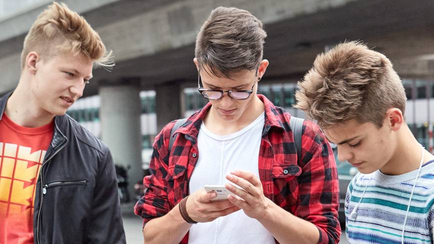 Laurent Sédano über die Motivation von Cybermobbing und was man dagegen tun kann.