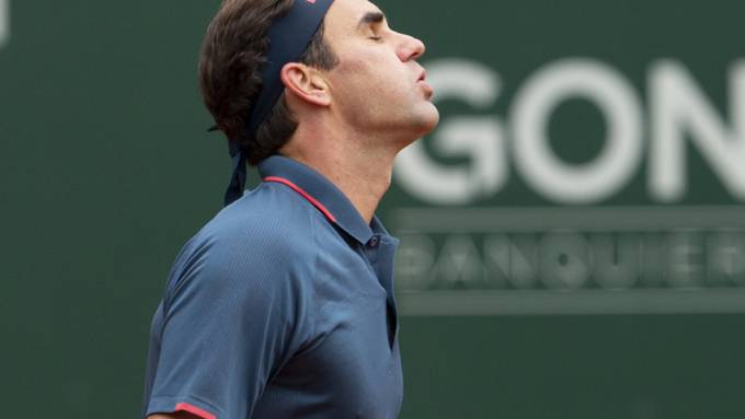Federer verliert bei der Rückkehr auf Sand