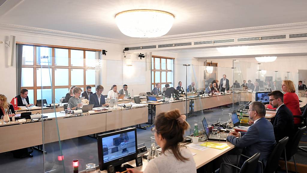 ARCHIV - Im Ausweichquartier des österreichischen Parlaments in der Hofburg findet eine Sitzung des Untersuchungsausschusses der Ibiza-Affäre statt. Foto: Roland Schlager/APA/dpa
