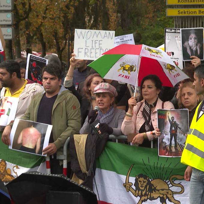 Erneut Proteste vor iranischer Botschaft in Bern
