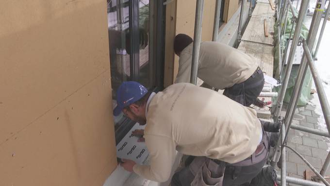 Lukas Heinzer baute neue Schwingergarderobe auf der Rigi gleich selber