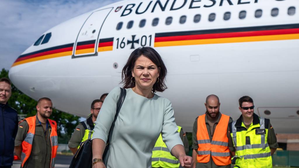 ARCHIV - Außenministerin Annalena Baerbock muss ihre Reise nach Australien unterbrechen. Foto: Michael Kappeler/dpa