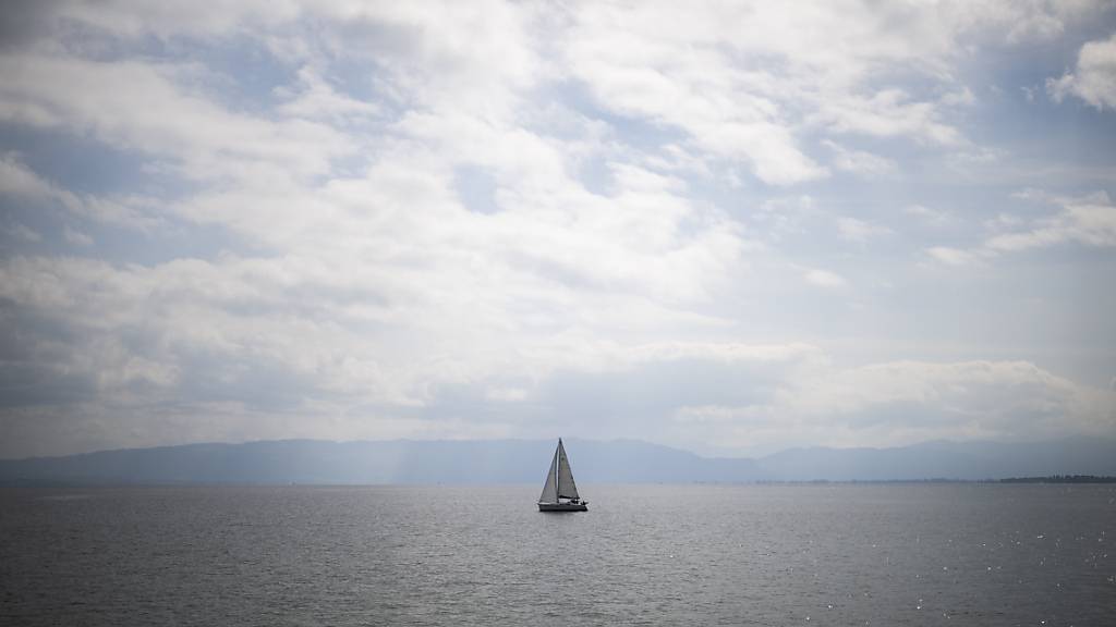 Auf dem Bodensee ist ein führerloses Segelboot entdeckt worden. (Symbolbild)