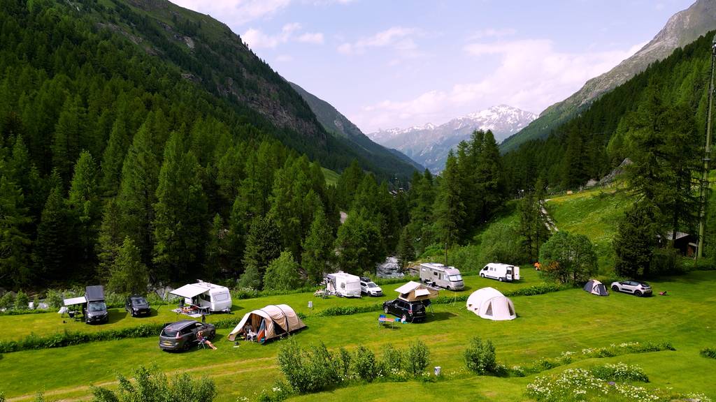 Nahe am Gletscher – Leben auf dem höchsten Campingplatz der Schweiz