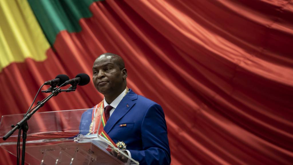 ARCHIV - Faustin-Archange Touadéra, Präsident der Zentralafrikanischen Republik, hält eine Rede während der Zeremonie zu seiner Amtseinführung. In der Zentralafrikanischen Republik wählen die Bürger am Sonntag einen Präsidenten. Foto: Adrienne Surprenant/AP/dpa