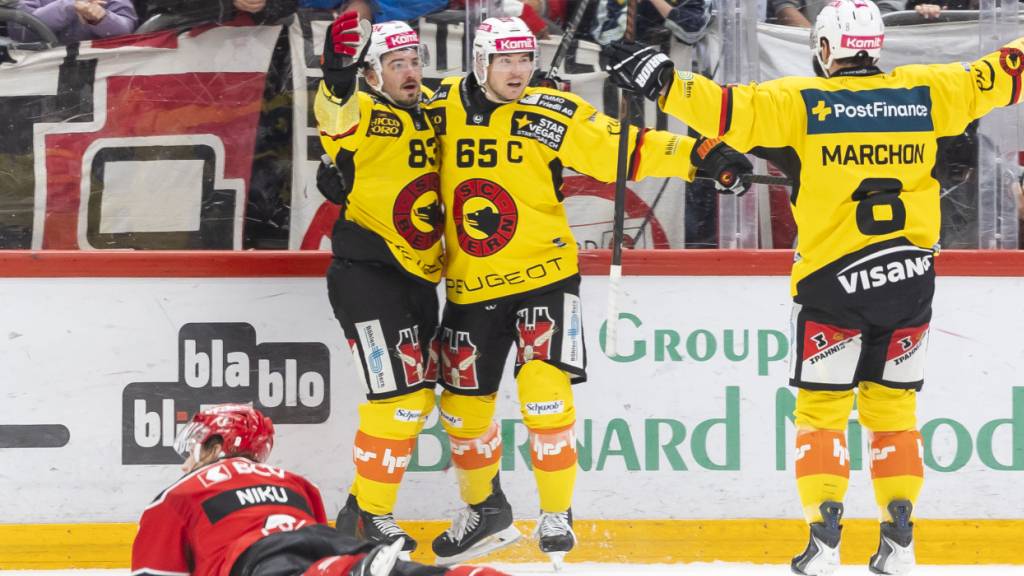 Ausgerechnet Ramon Untersander (Nummer 65) führt den SC Bern zum ersten Sieg in Lausanne seit sechs Jahren
