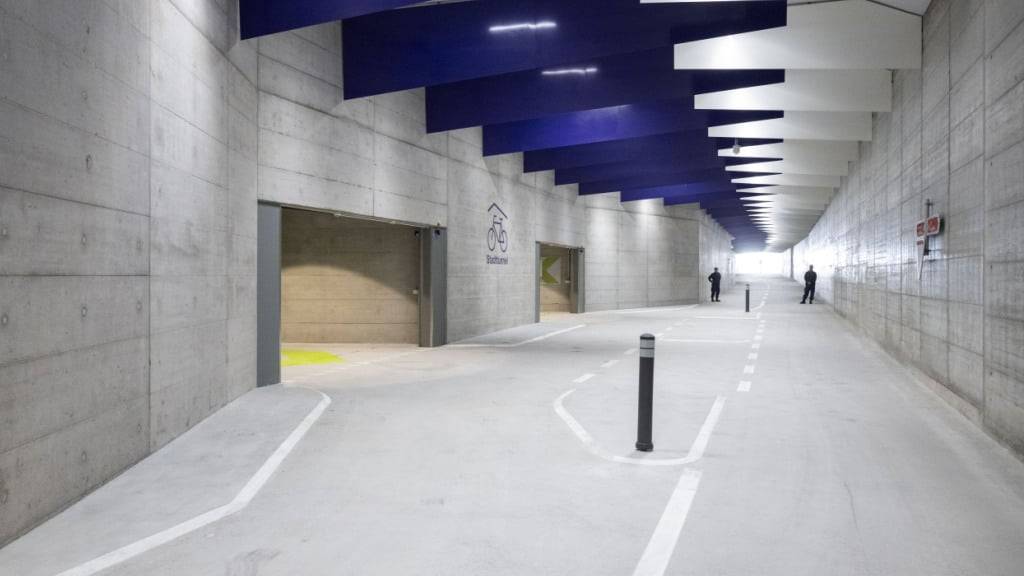 Im neuen Velotunnel unter dem Zürcher HB soll am Donnerstag ein Rave stattfinden. Die Stadt Zürich lehnte ein Gesuch dafür jedoch ab. (Archivbild)
