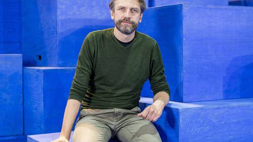 Spiel mit Apokalypse und Paradies auf der Theaterbühne in Bern