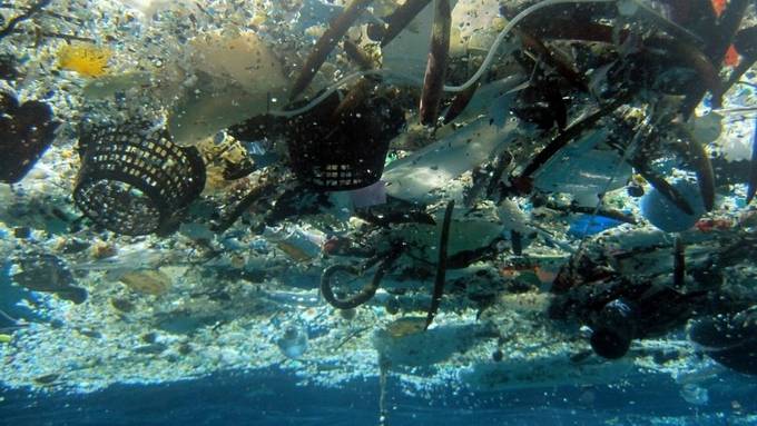 Millionen Tonnen Plastik in den Weltmeeren