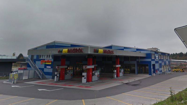 Unbekannter überfällt Migrol-Tankstelle und flüchtet mit Bargeld