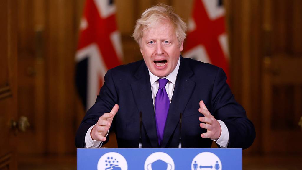Der britische Premier Boris Johnson spricht in der Downing Street über die Corona-Pandemie. Foto: John Sibley/PA Wire/dpa