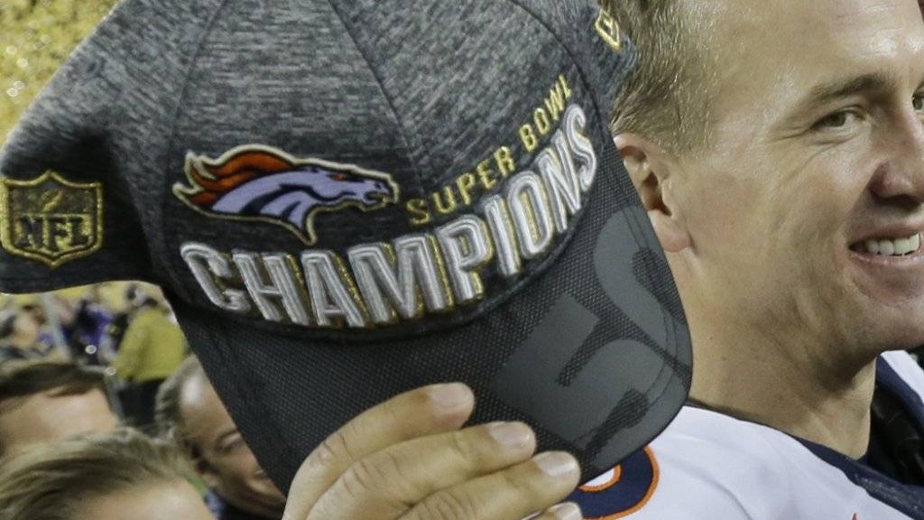 Denver Broncos’ Peyton Manning feiert den Triumph in der 50. Super Bowl