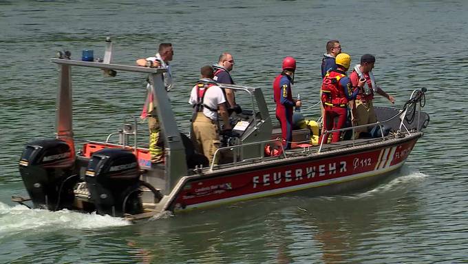 Polizei birgt vermissten Schwimmer tot aus dem Rhein