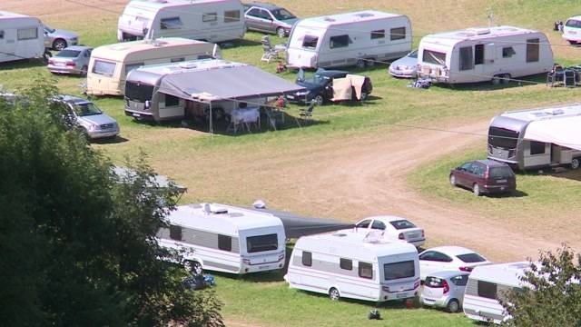 Wohnwagen-Invasion nervt Seeländer