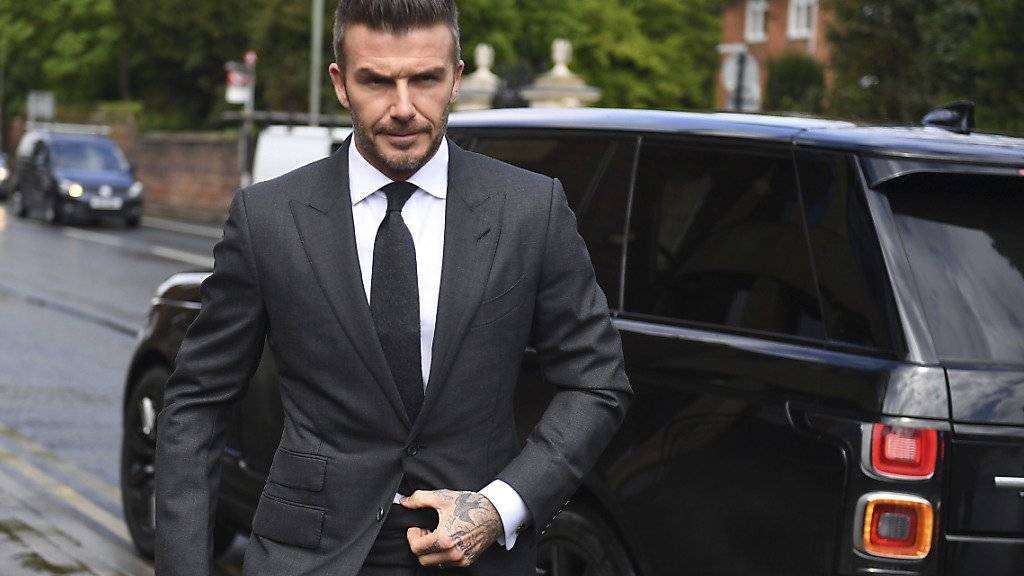 Ex-Fussballstar David Beckham muss für ein halbes Jahr auf seinen Führerschein verzichten.