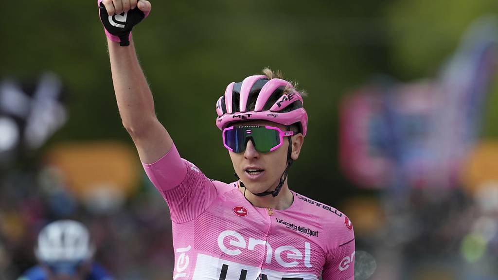 Abgebrüht zum dritten Etappensieg: Pogacar Tadej triumphiert auch bei der zweiten Bergankunft dieses Giros