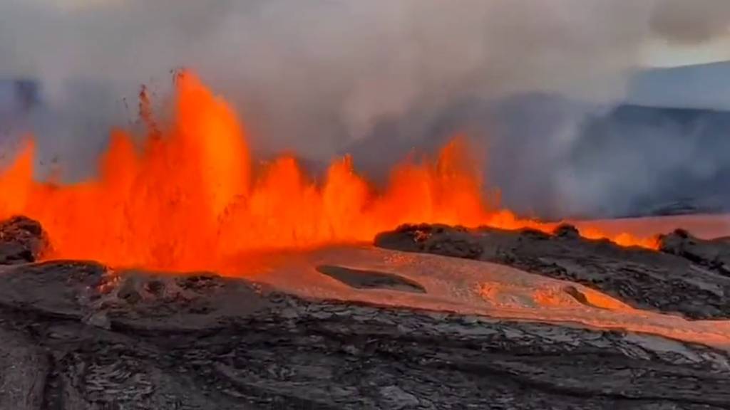 Spektakuläre Bilder zeigen Vulkanausbruch auf Hawaii