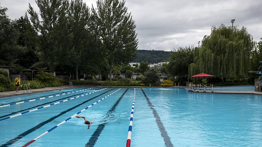 So haben Zürcher Badis im Sommer geöffnet