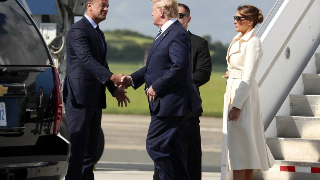 Der irische Regierungschef Leo Varadkar empfing Trump und First Lady Melania am Mittwoch in Shannon.