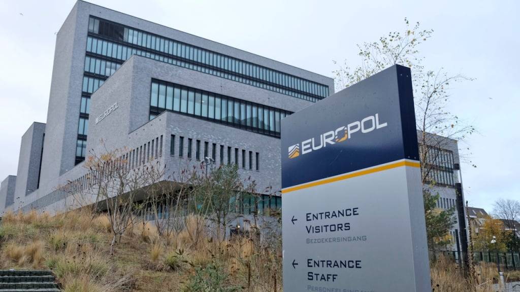 Eine Festnahme im Rahmen der Dark Web-Razzia fand laut Europol auch in der Schweiz statt. (Archivbild)