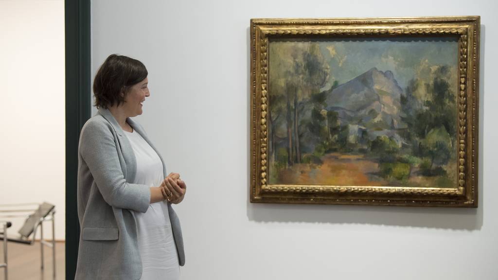 Nina Zimmer, Direktorin Kunstmuseum Bern, vor dem Gemälde «La Montagne Sainte-Victoire» von Paul Cézanne. (Archivbild)