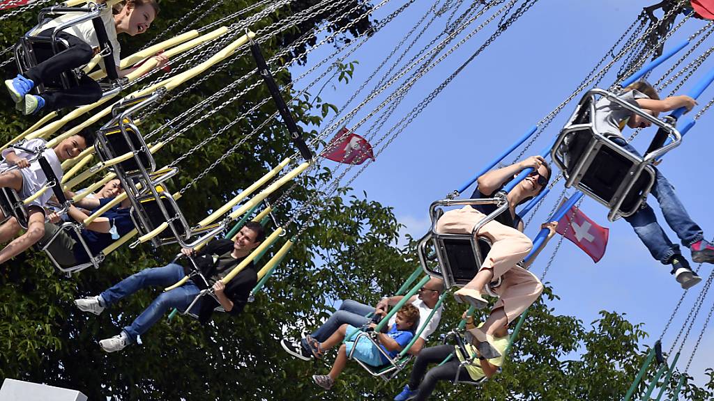 Wo eine Herbstmesse ist, ist der Lunapark nicht weit: Fahrgeschäfte am diesjährigen Knabenschiessen in Zürich. (Archivbild)