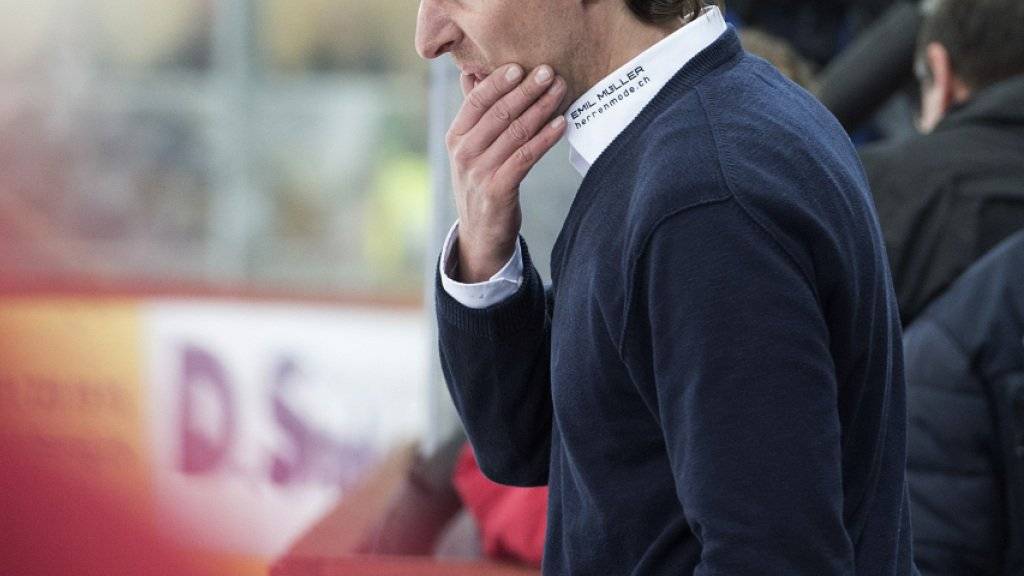 Sorgenfalten bei Winterthurs Trainer Michel Zeiter: Seine Mannschaft verlor zum elften Mal in Folge (Archivbild)