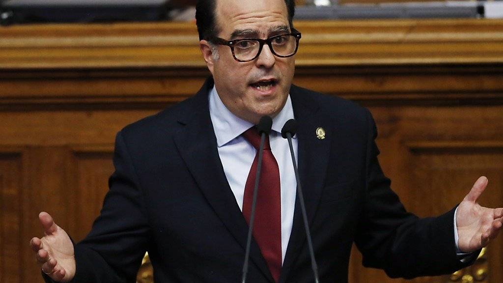 Als der neue Parlamentspräsident in Venezuela, Julio Borges, von einem neuen Verfahren gegen Präsident Maduro sprach, schaltete das Staatsfernsehen umgehend um.