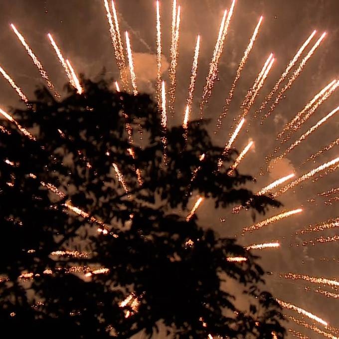 So schön war das Feuerwerk am Rheinfall