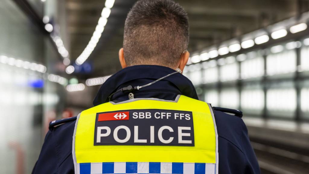 Bundesrat will Taser-Einsätze in Bussen, Trams und Zügen zulassen