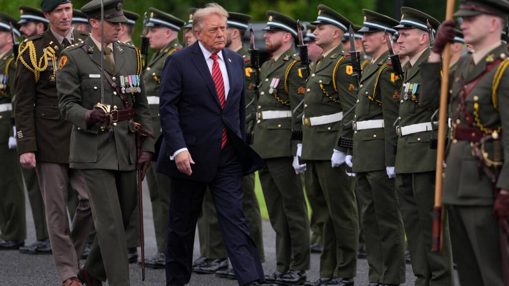 Trump in Irland angekommen: Bald auf dem Golfplatz