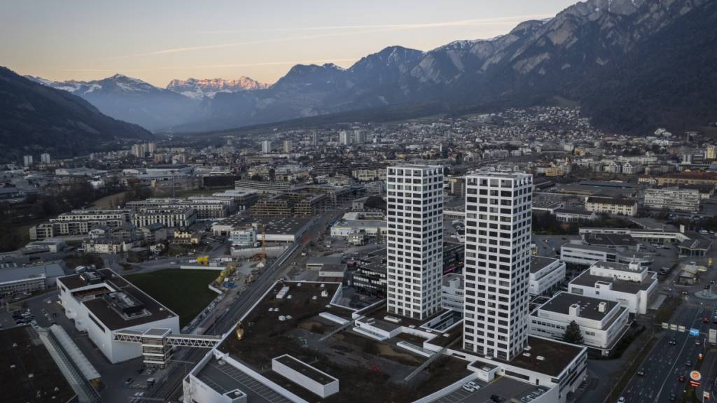 Die Verkehrsinfrastrukturen in der Agglomeration von Chur sollen verbessert werden. Mit einem dafür ausgearbeiteten Programm wollen die Kantonsregierung und die betroffenen Gemeinden von Maienfeld bis Rhäzüns nun eine Mitfinanzierung des Bundes erreichen. (Archivbild)