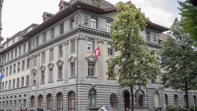 Luzerner Parlamentskommission will Budgetdefizite nicht beschränken