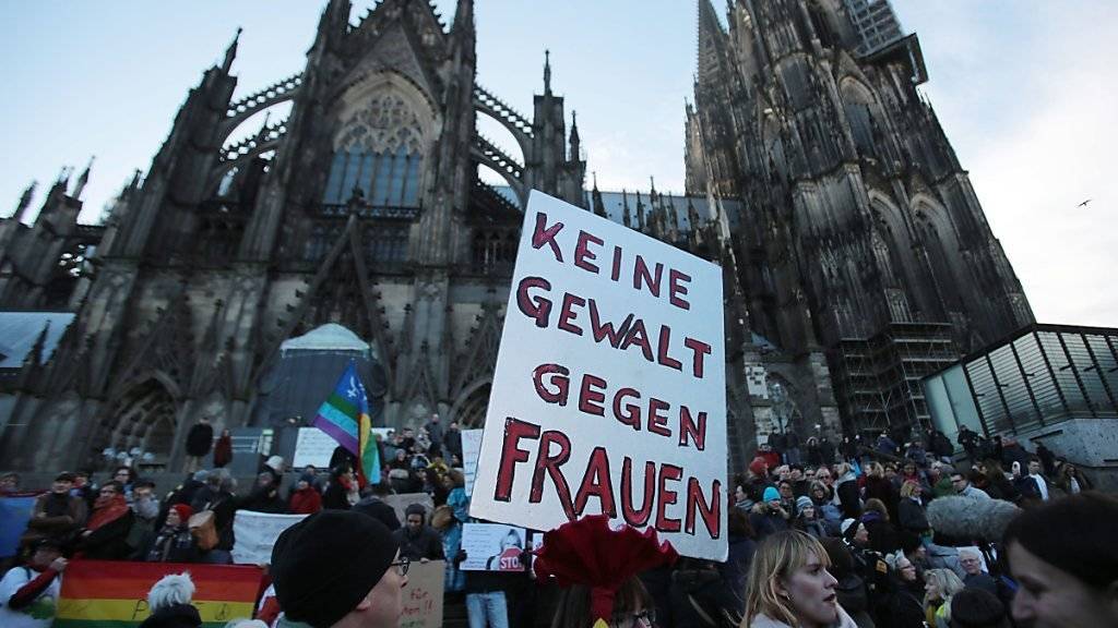 Protestkundgebung vor dem Kölner Dom (Archiv)