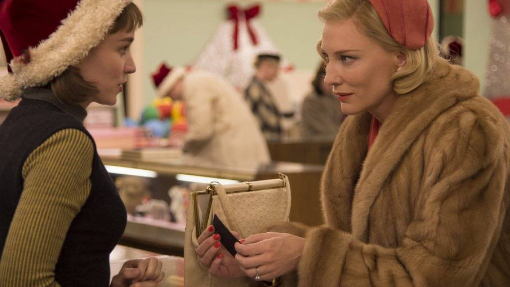 Rooney Mara (l), Cate Blanchett und ihr gemeinsamer Film «Carol» sind am Sonntag Favoriten im Rennen um die Golden Globes (Archiv).