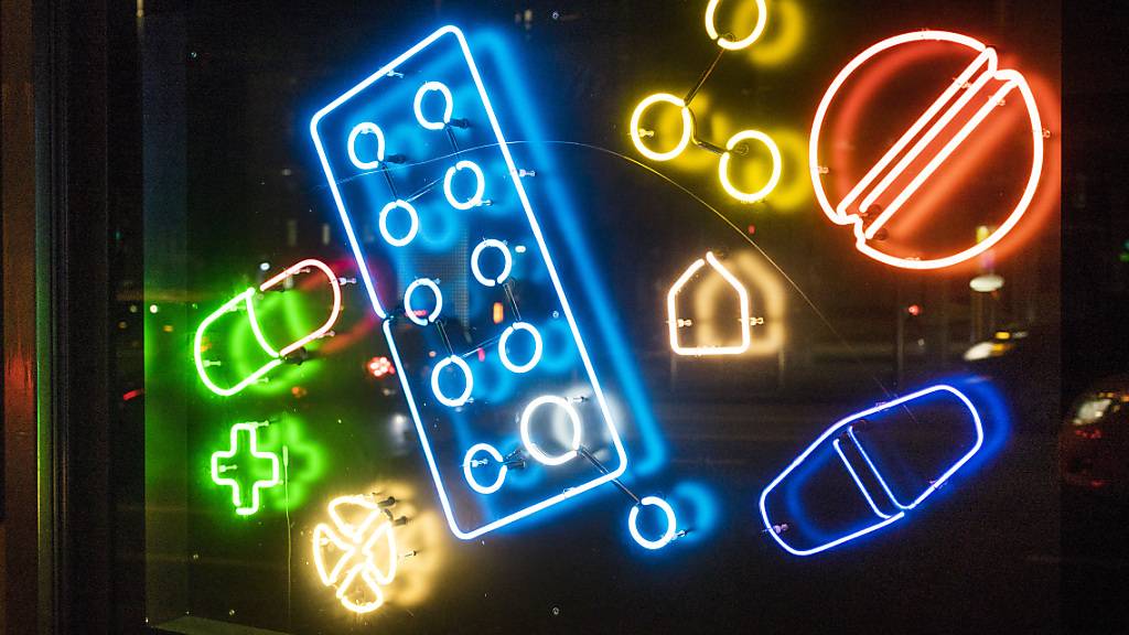 Die Pharmaindustrie 2022 rund 218 Millionen Franken an die Akteure in der Gesundheitsbranche: Neonpillen in einer Apotheke in Zürich.(Archivbild)
