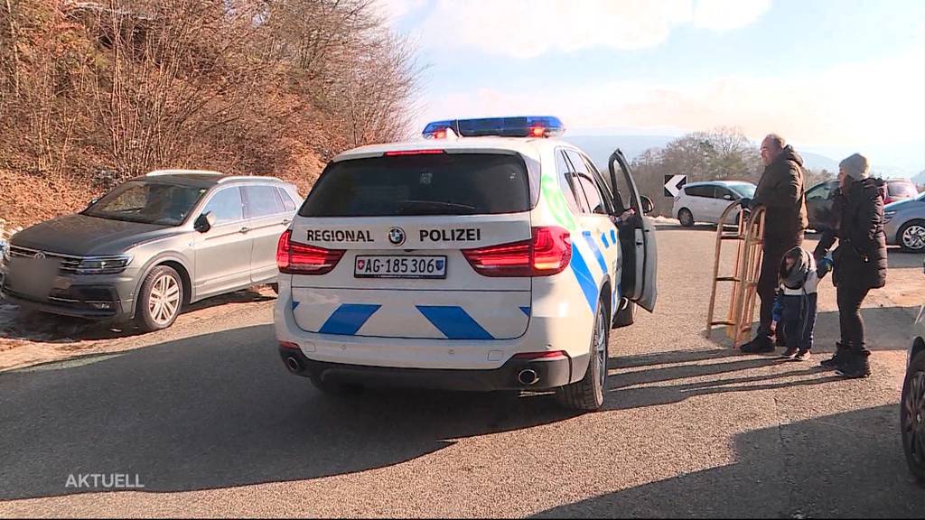 Anzeige für Falschparker beim beliebten Ausflugsziel Rotberg