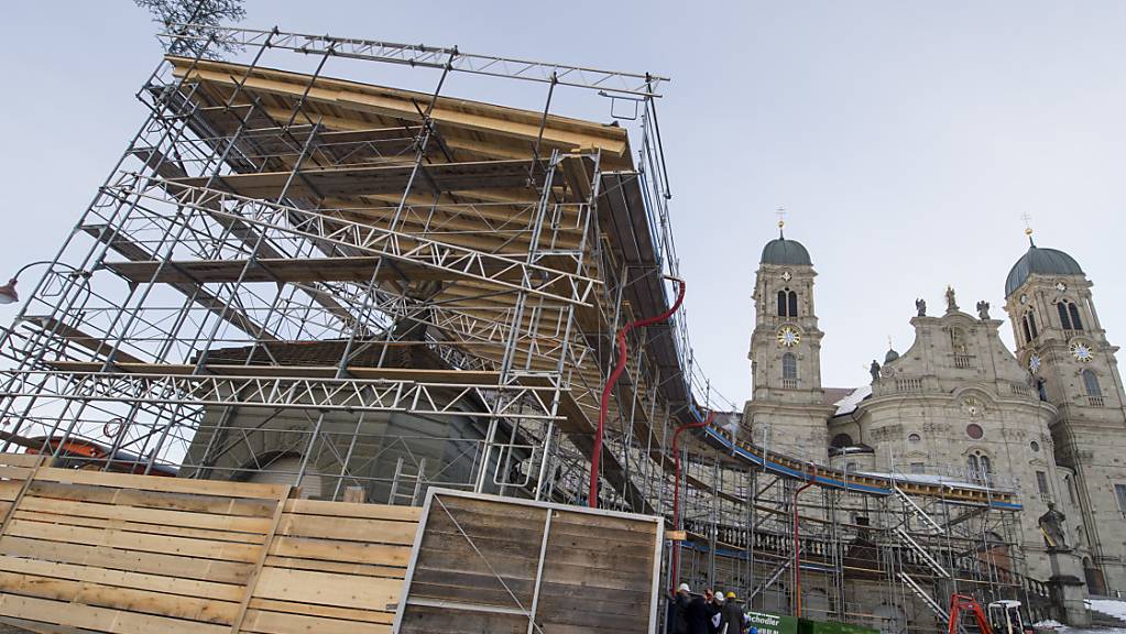 Nach mehreren Jahren Sanierung sind die Arkaden des Klosters Einsiedeln wieder öffentlich zugänglich. (Archivbild)