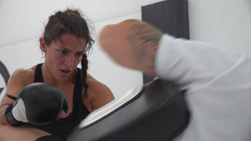 MMA-Kämpferin und Spitex-Pflegerin: Bestare Kicaj ist jetzt Kampfmami